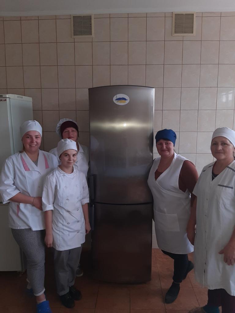 Kühlschrank für eine Grundschule in der Ukraine